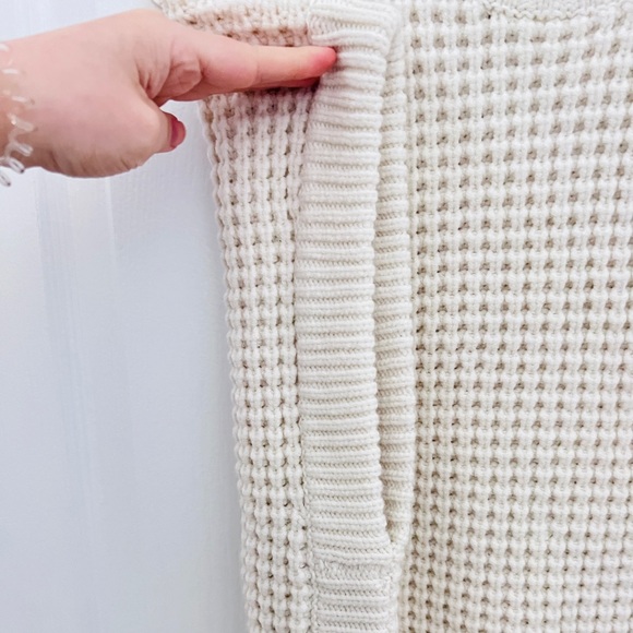 NWOT Ted Baker wool blend ivory knit turtleneck vest - Picture 4 of 6